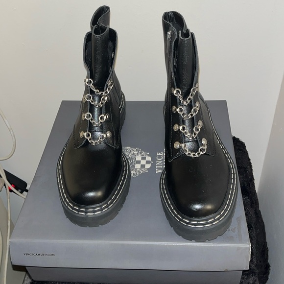 Women size 10M Black Silver Chain Laced boot - Picture 1 of 5